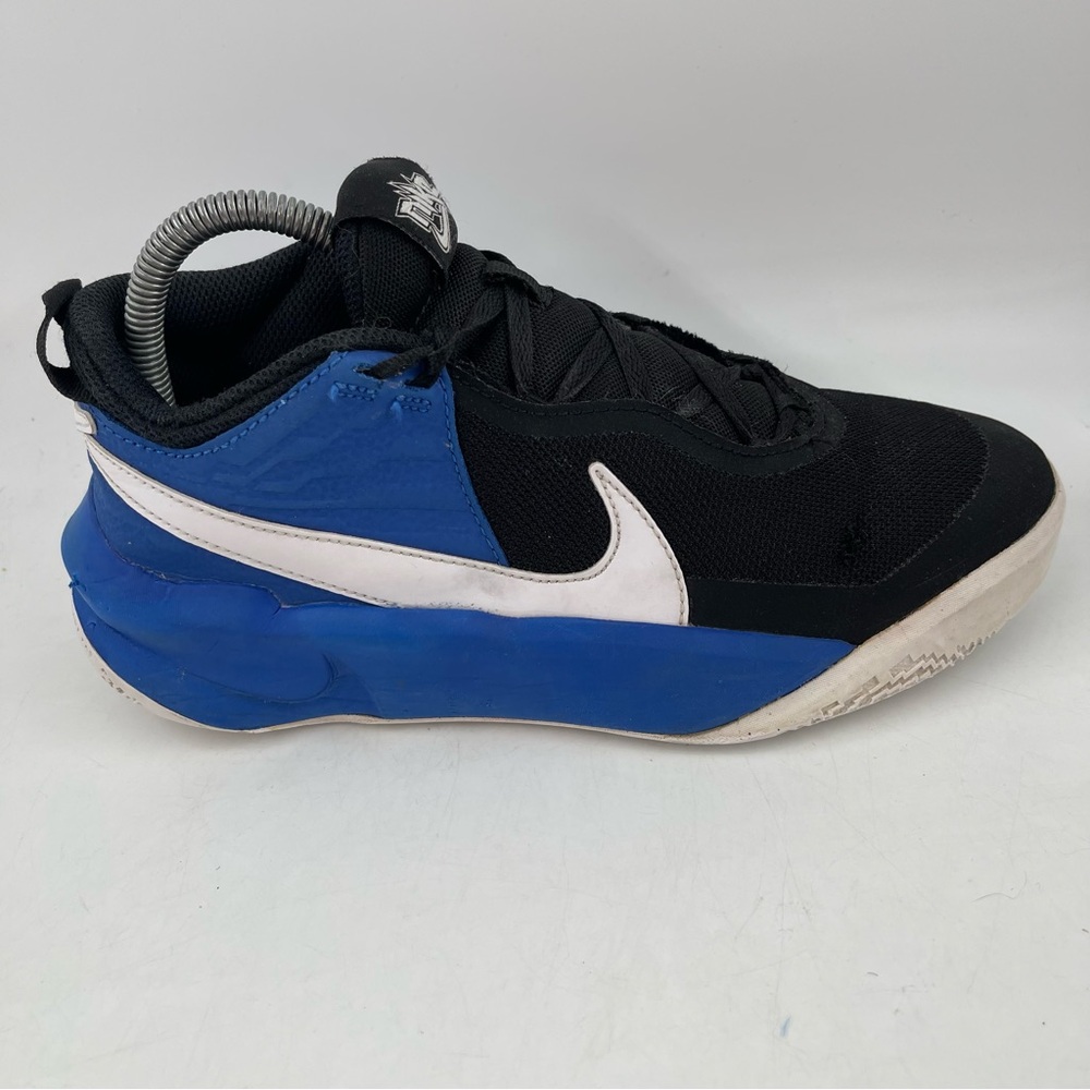 Nike Big Boy Team Hustle- Size 9.5 -Royal Black Game Basketball Shoes CW6735-010